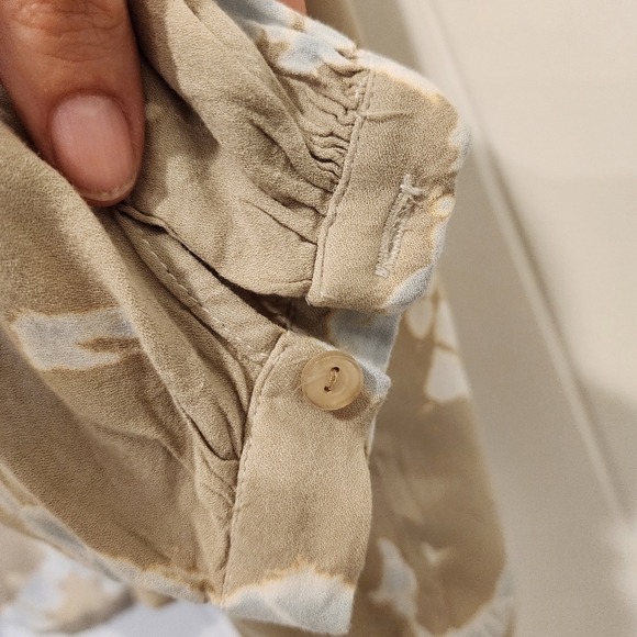 YOUNG FABULOUS & BROKE “Tress” Tie Dye Blouse Size Large 3/4 Sleeves Tan Boho - Picture 8 of 12